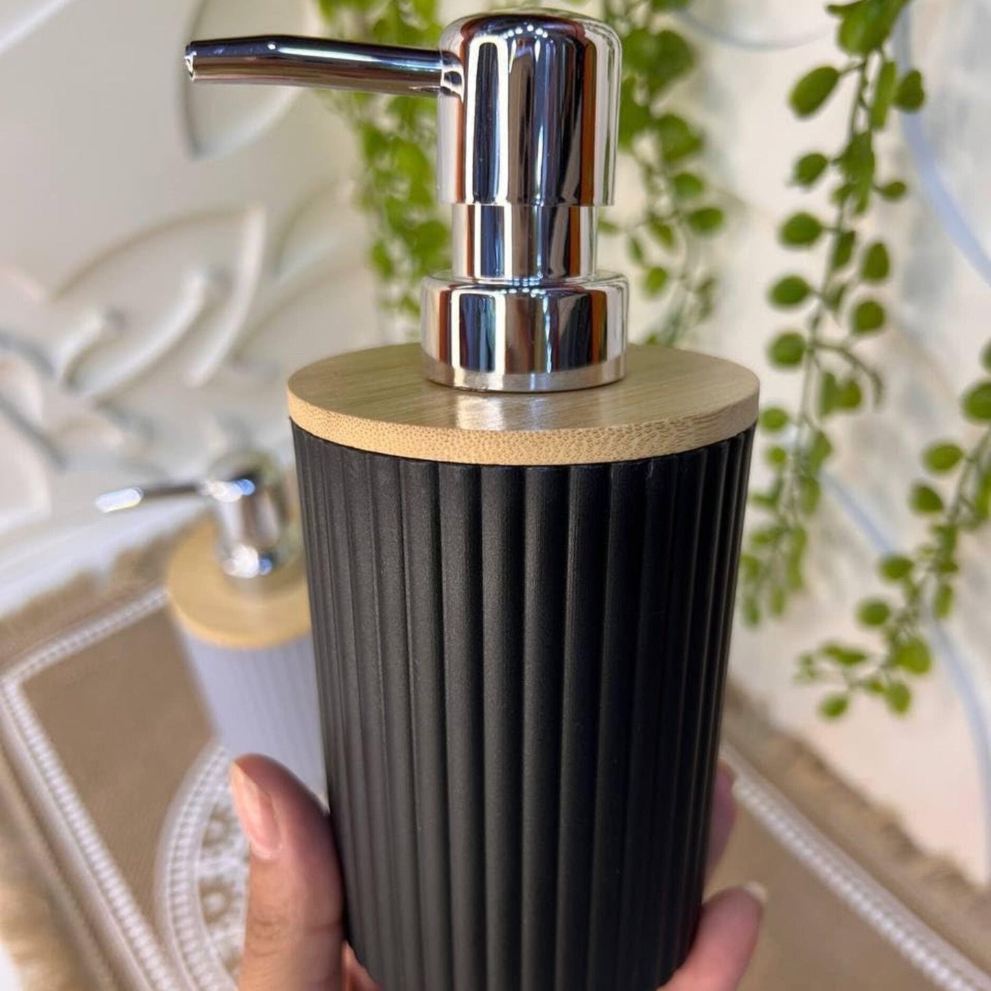 Ribbed Multipurpose Liquid Dispenser with Wooden Lid