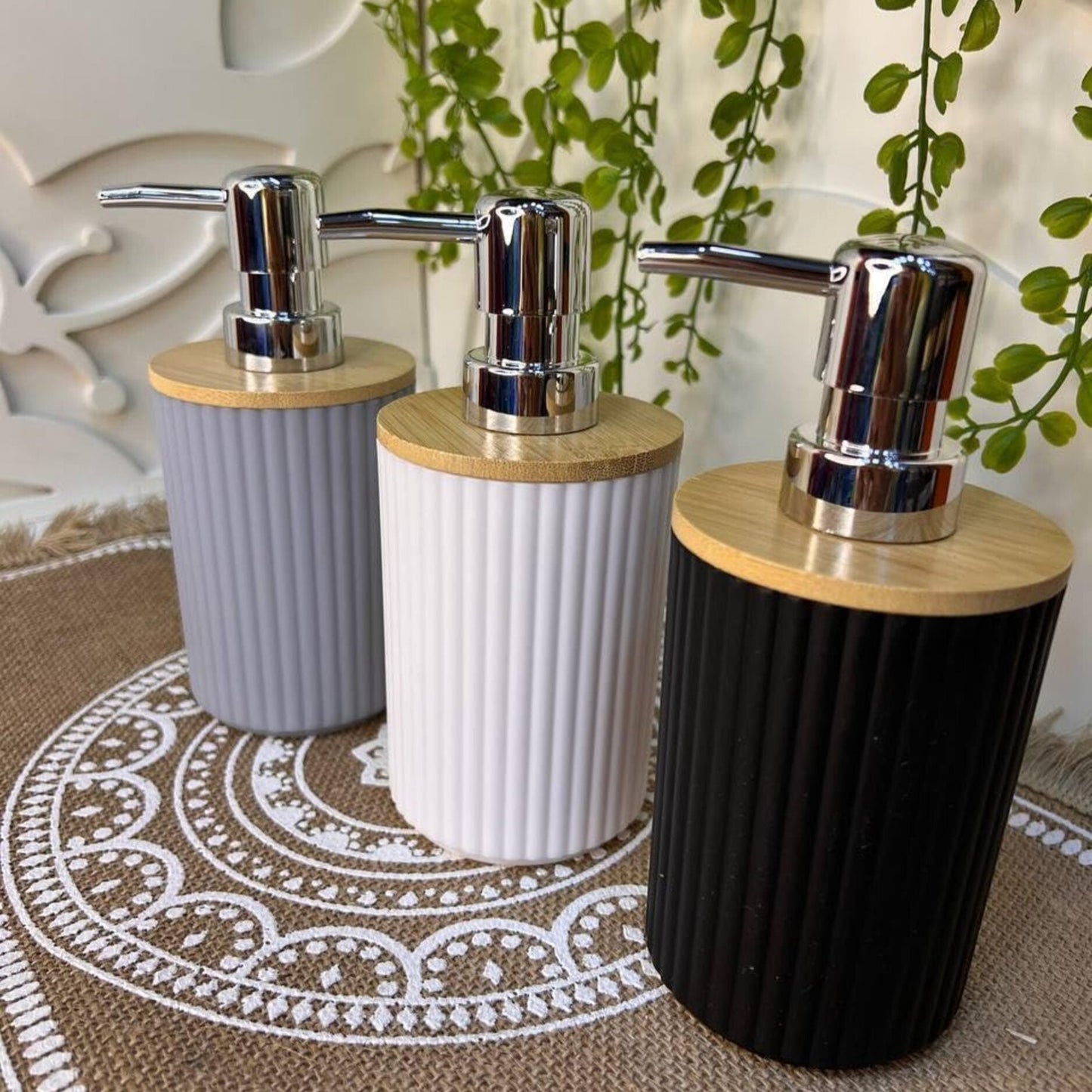 Ribbed Multipurpose Liquid Dispenser with Wooden Lid