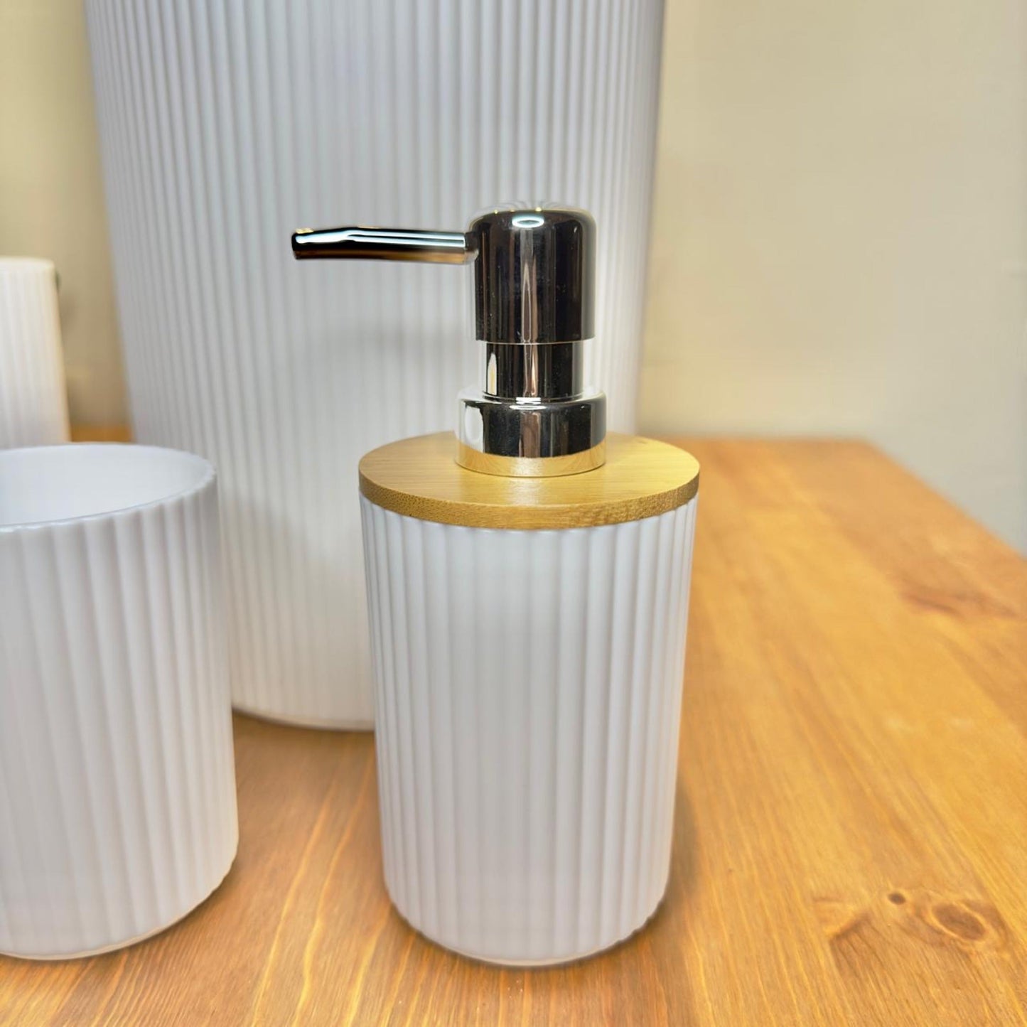 Ribbed Multipurpose Liquid Dispenser with Wooden Lid